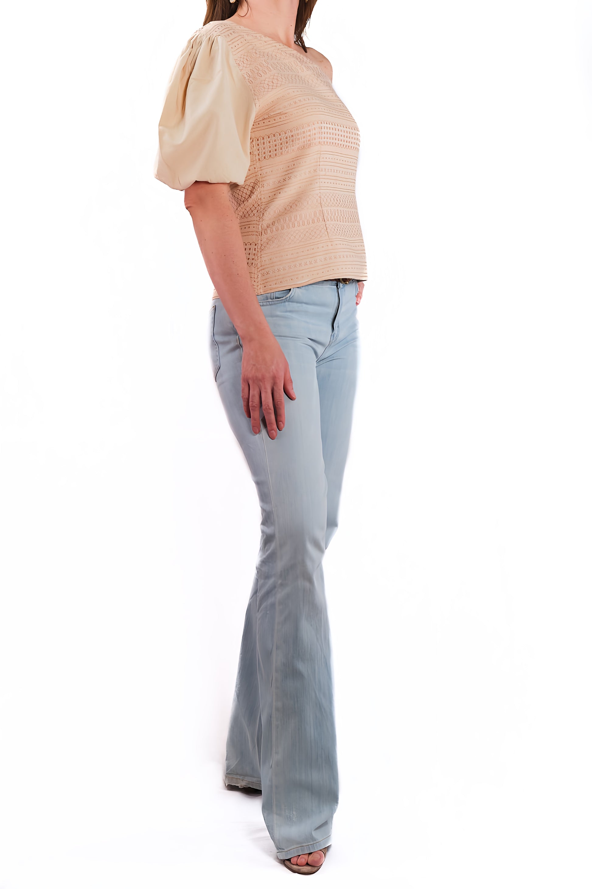 Mitla blouse beige with bare shoulder side