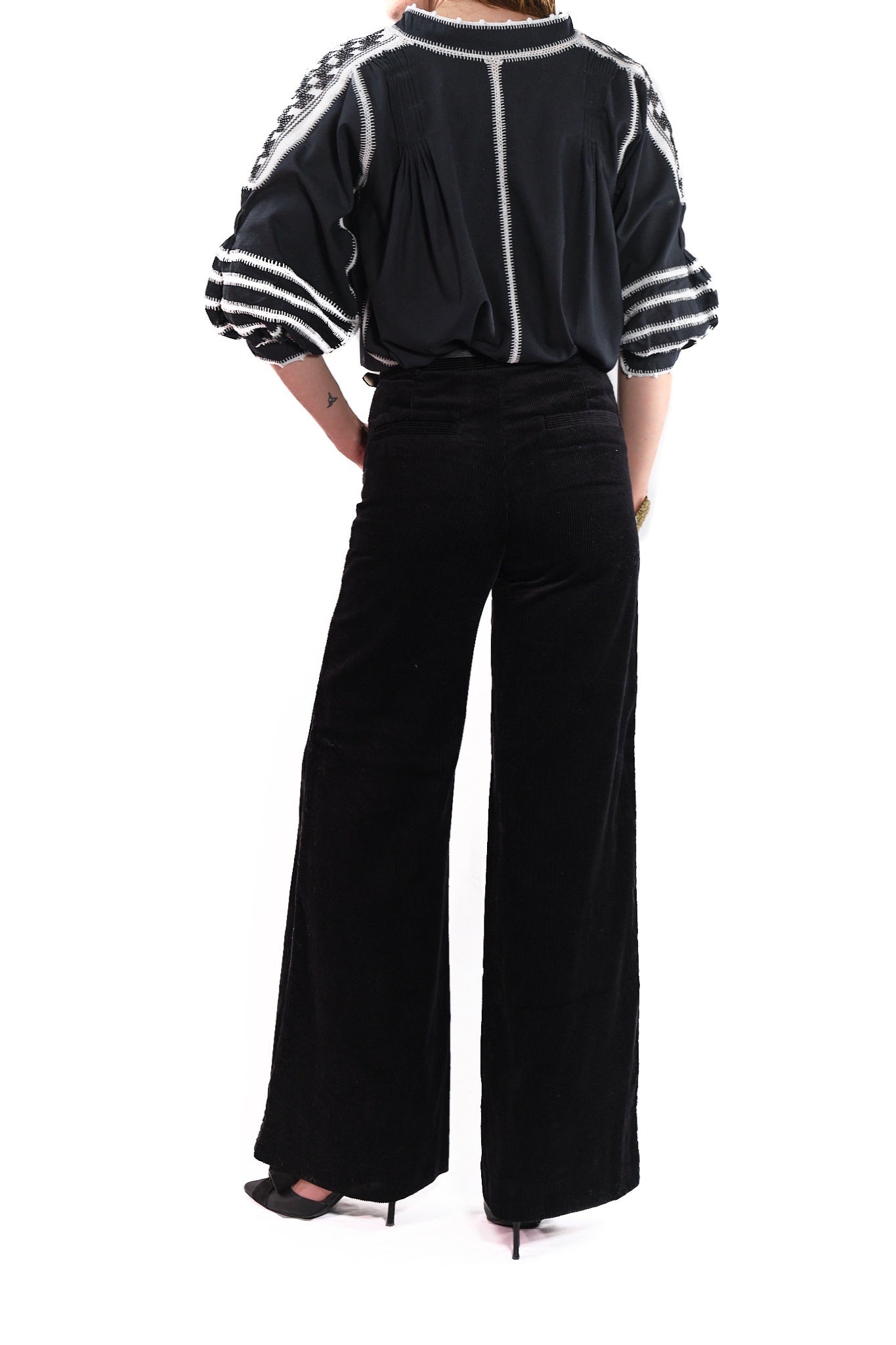Odilia Blouse black with white embroidery BACK