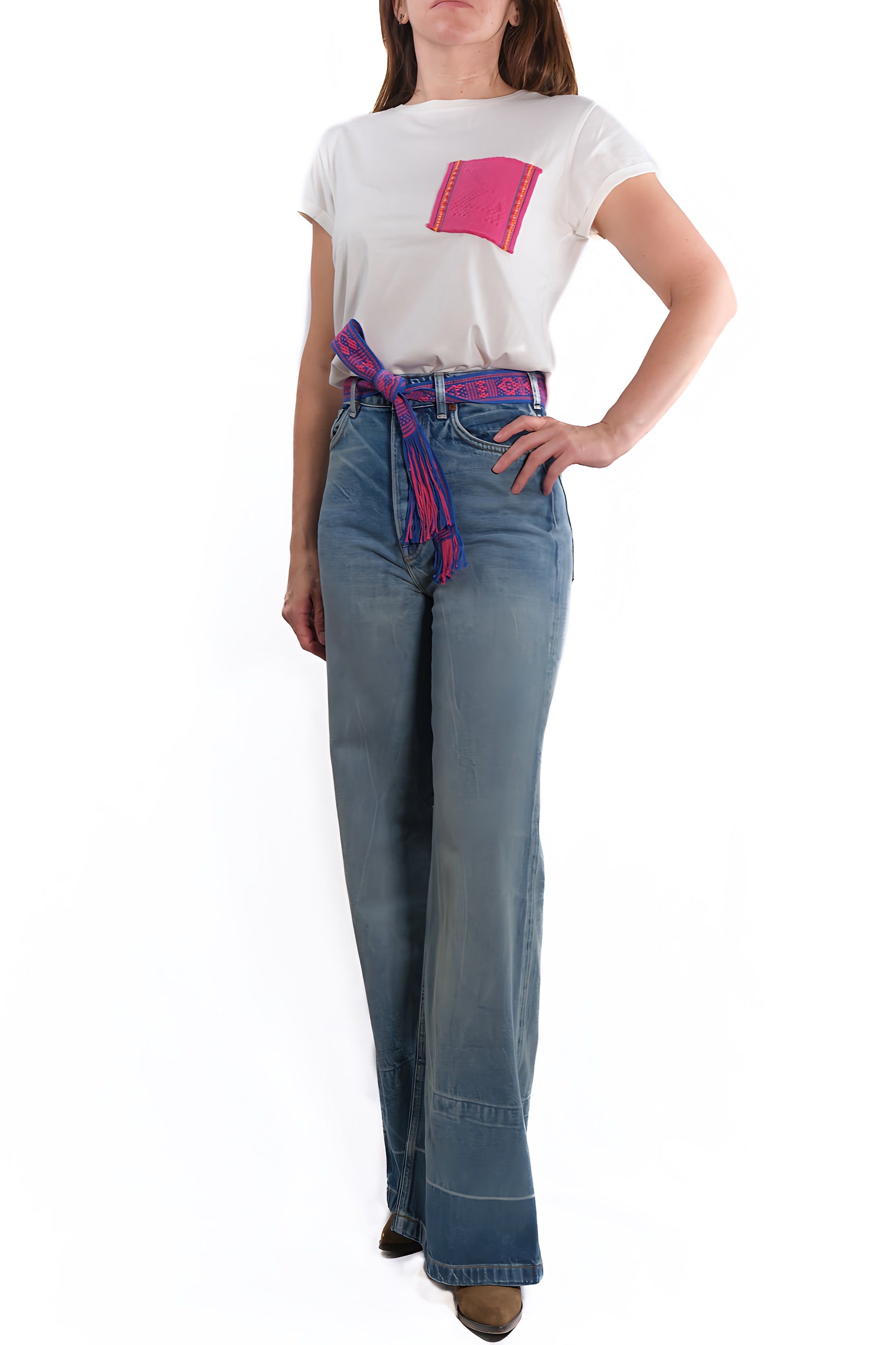 T-shirt with woven patch ecru pink