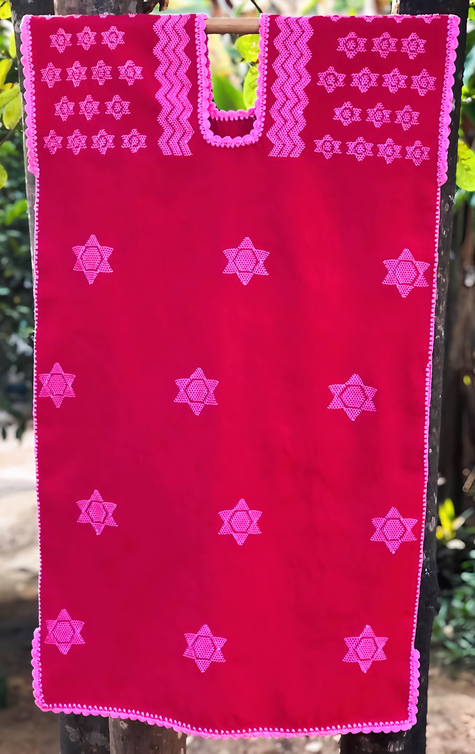 Huipil Dress San Juan red with stars - amayaonlineshop.com