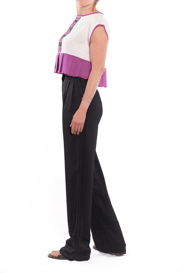 Lourdes Crop-Top-Bluse weiß mit violetter Stickerei