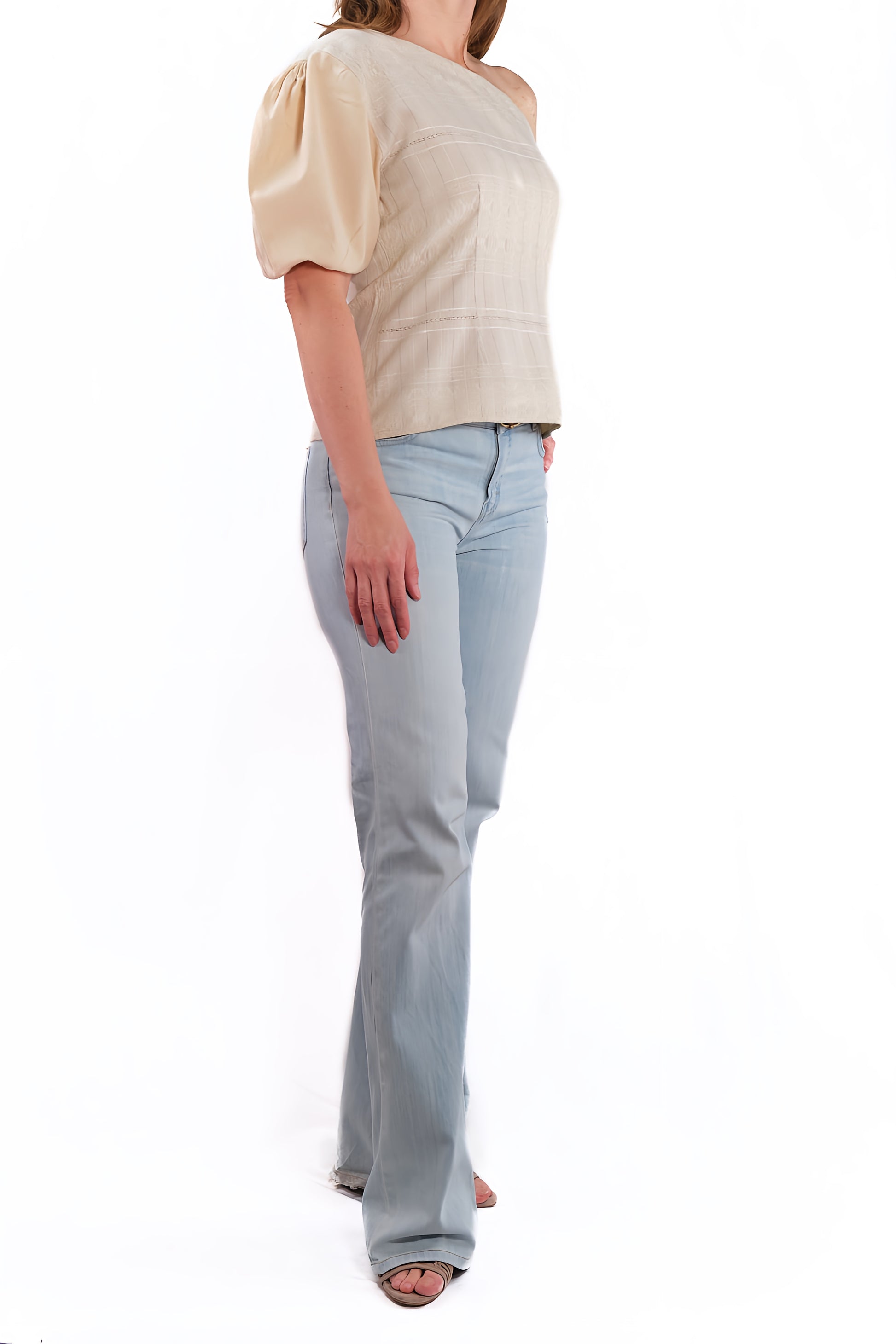 Mitla blouse ecru with bare shoulder side