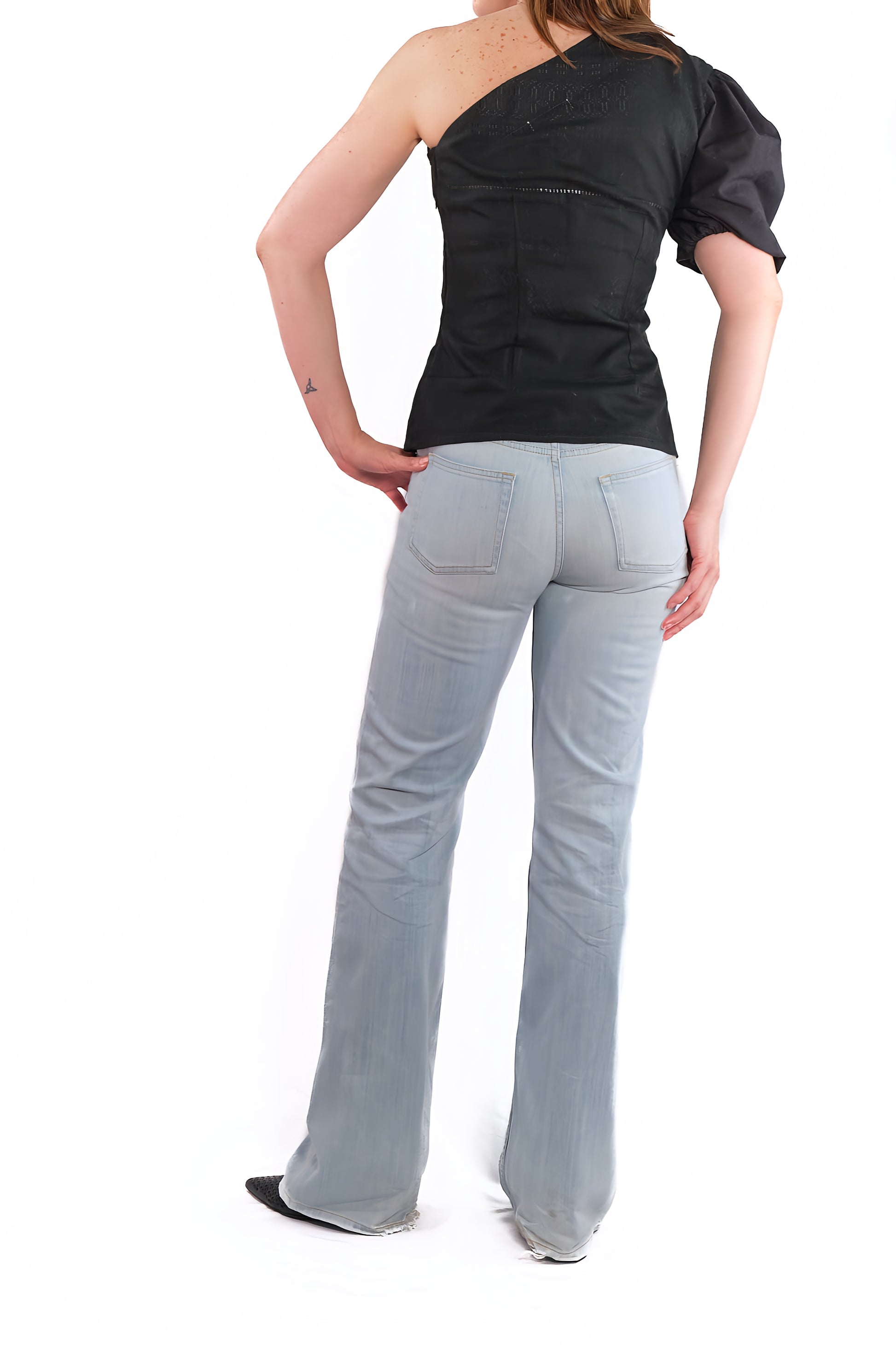Mitla blouse black with bare shoulder back